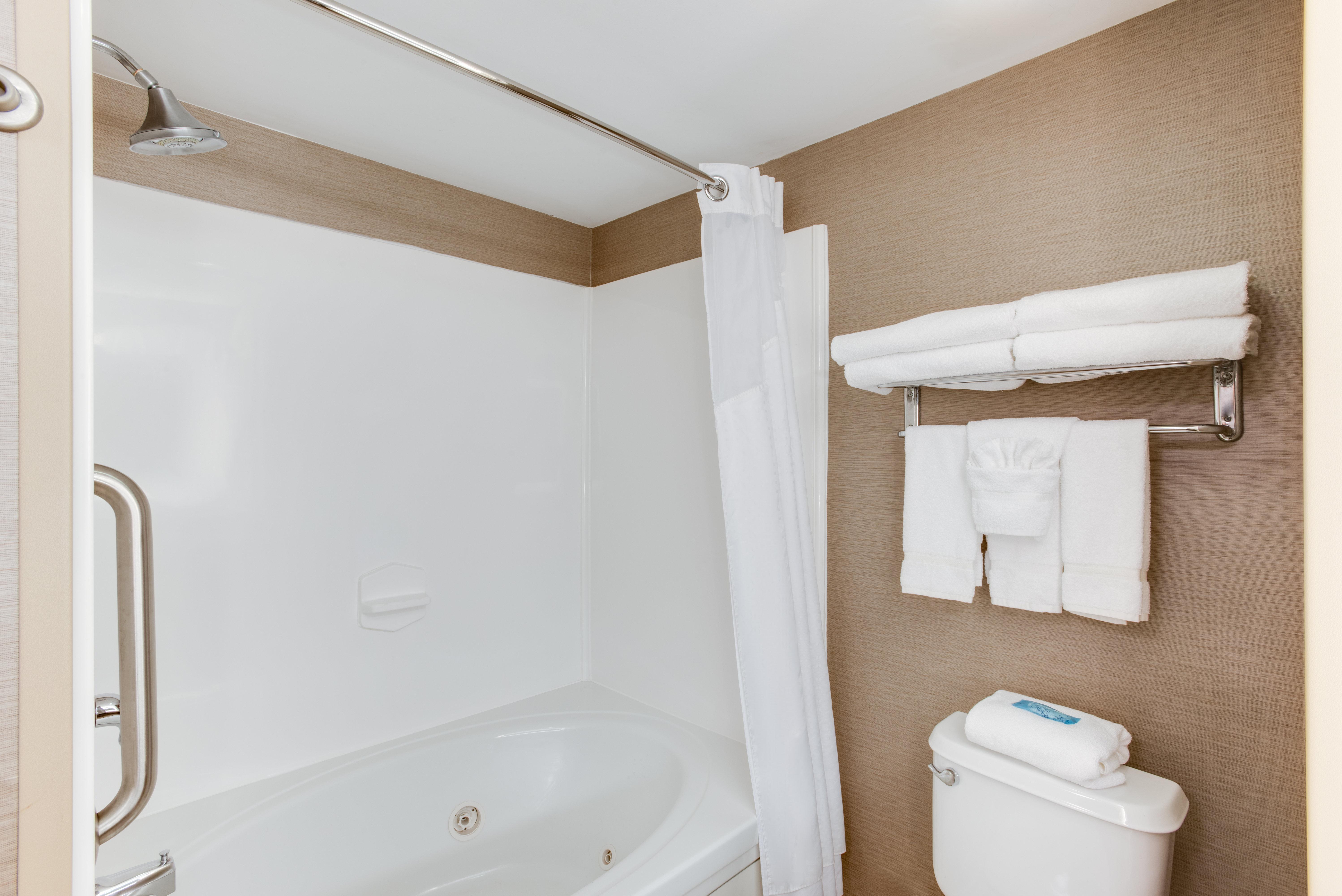 Holiday Inn Express Hotel & Suites Bethlehem By Ihg Bagian luar foto